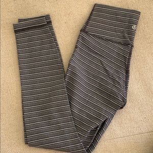 Lululemon Gray Black stripe High Times size 4